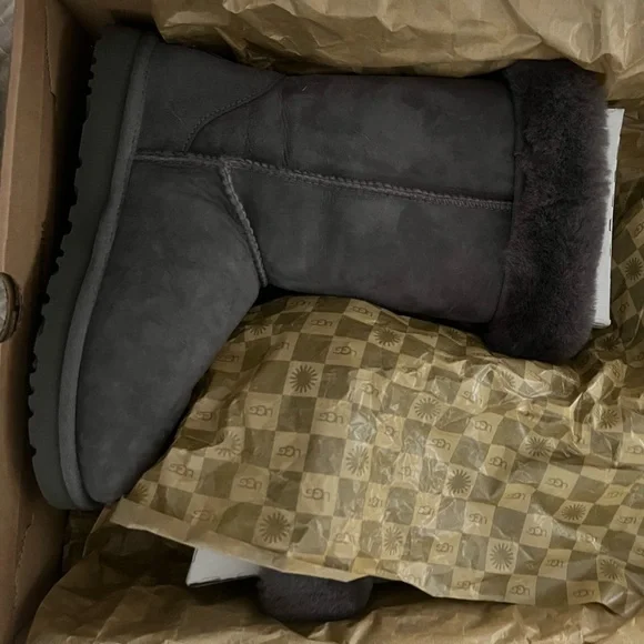 Brand New In Box Ugg Classic Tall Grey; size 7 - Picture 4 of 7